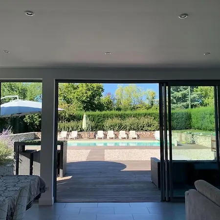 Large House With Pool In Perigueux *